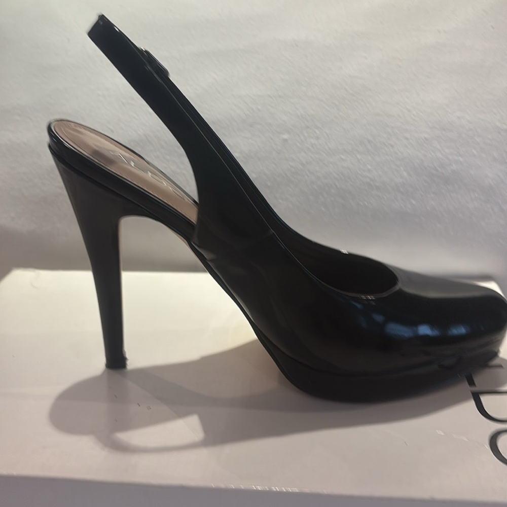 Aldo’s almond toe sling back pumps - Picture 3 of 4